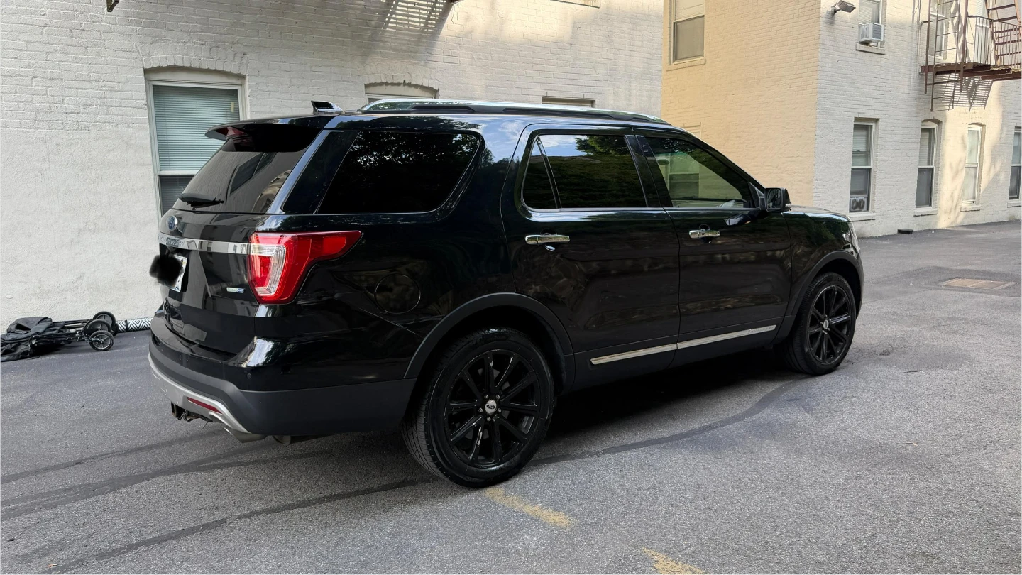 Black Ford Explorer Limited SUV - photo 2