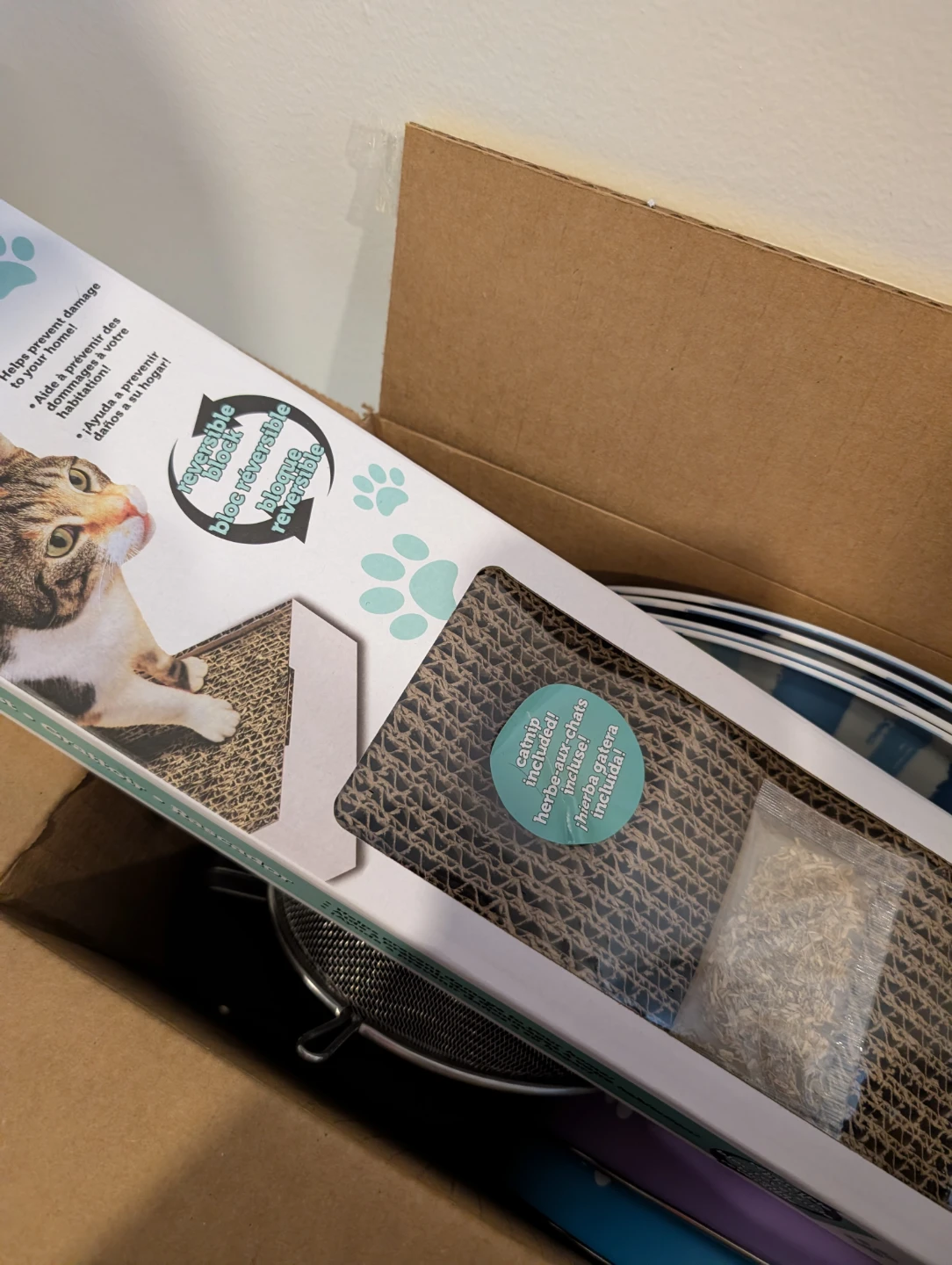 Cat Scratcher Board with Catnip Kitchen lot - photo 3