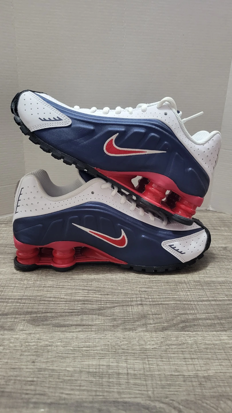 Nike Shox Youth Sneakers Size 4Y