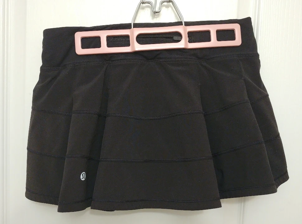 Lululemon Black Skirt (size 6) - photo 2