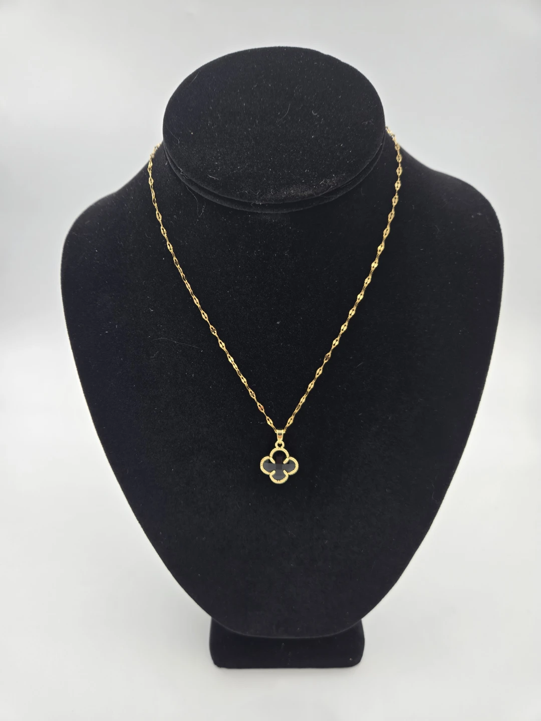 Laminated Gold Clover Pendant Necklace