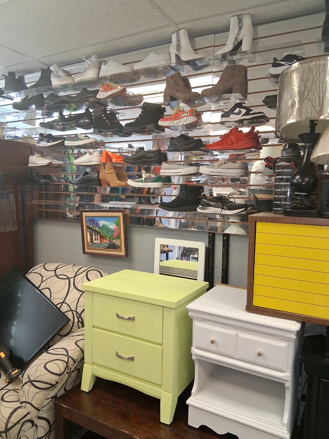 Venta de muebles 5521w Belmont av - photo 5