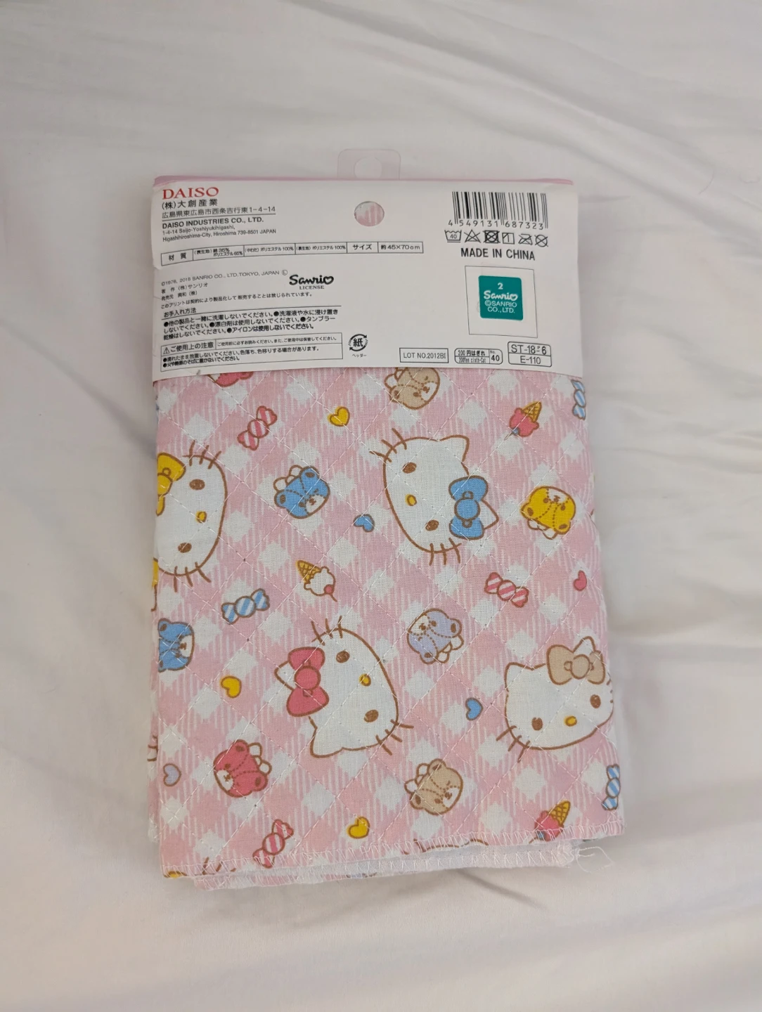 Brand New Sanrio Hello Kitty Quilting Cut Cloth 45x70cm - photo 2