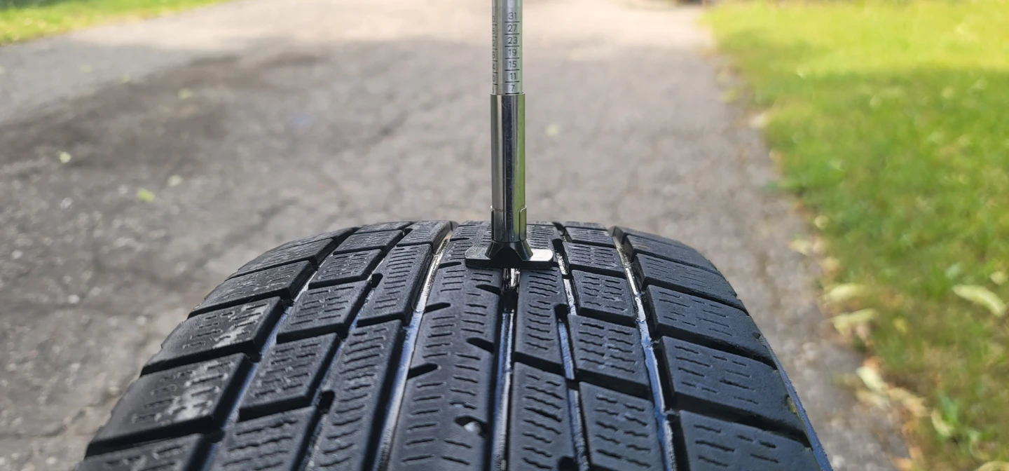 Yokohama Ice Guard Winter Tire 185/60R15