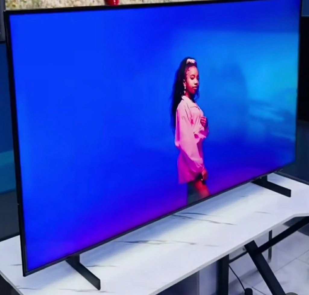 $700 Samsung Qled 50" Smart tvQ60-2024.... - photo 2
