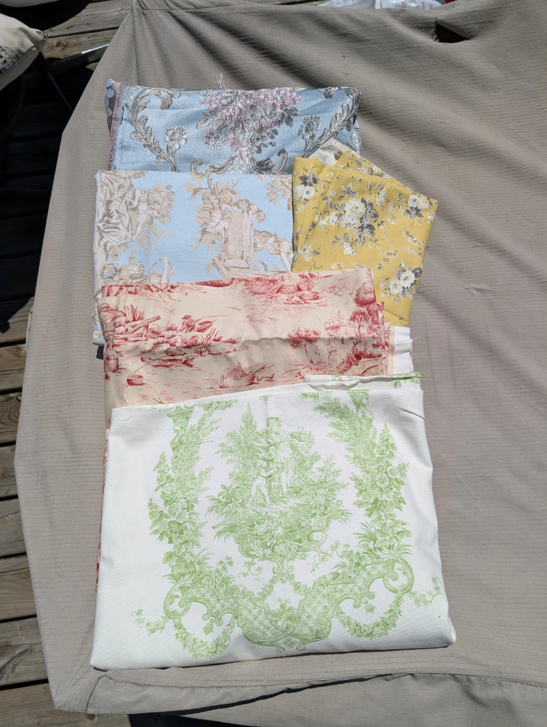 Fabric remnants bundle
