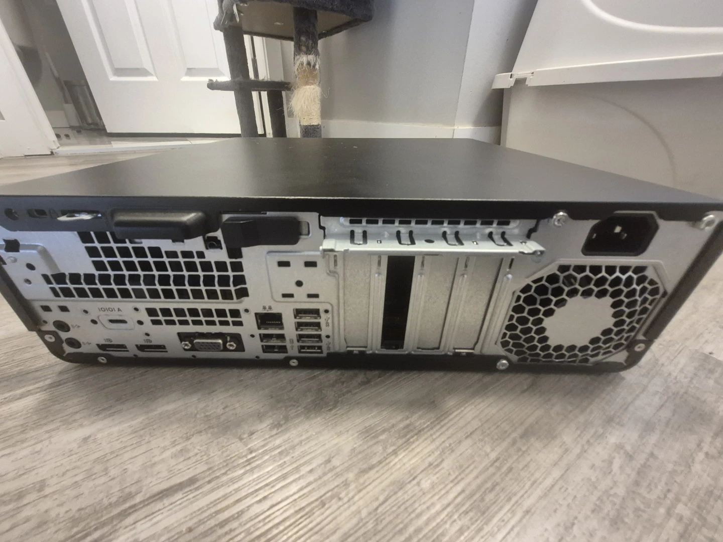 HP EliteDesk Desktop Computer - photo 2