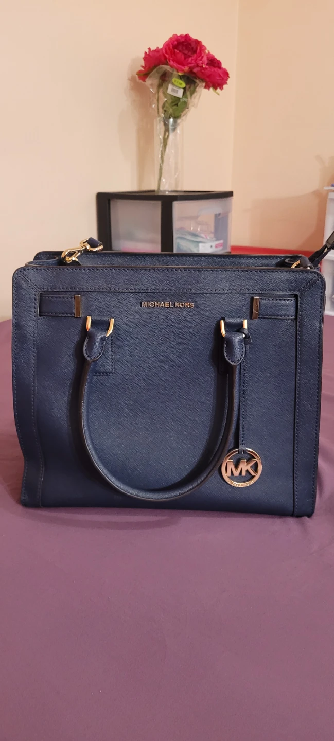 Sale: Michael Kors hand bag