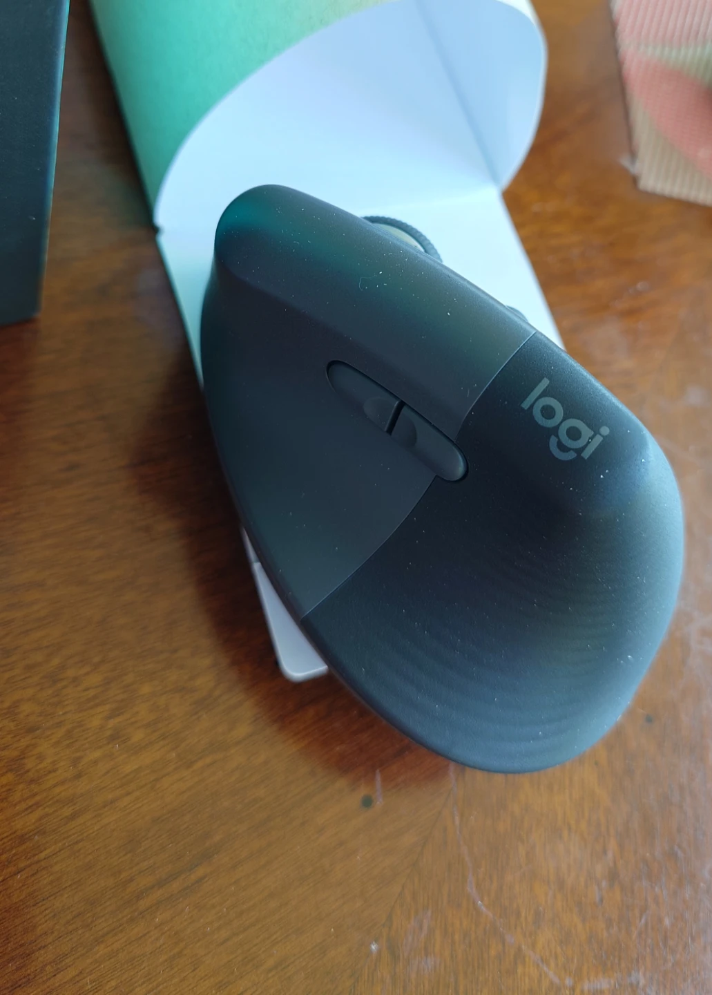 Logitech Lift Vertical Ergonomic Wireless Mouse - photo 2