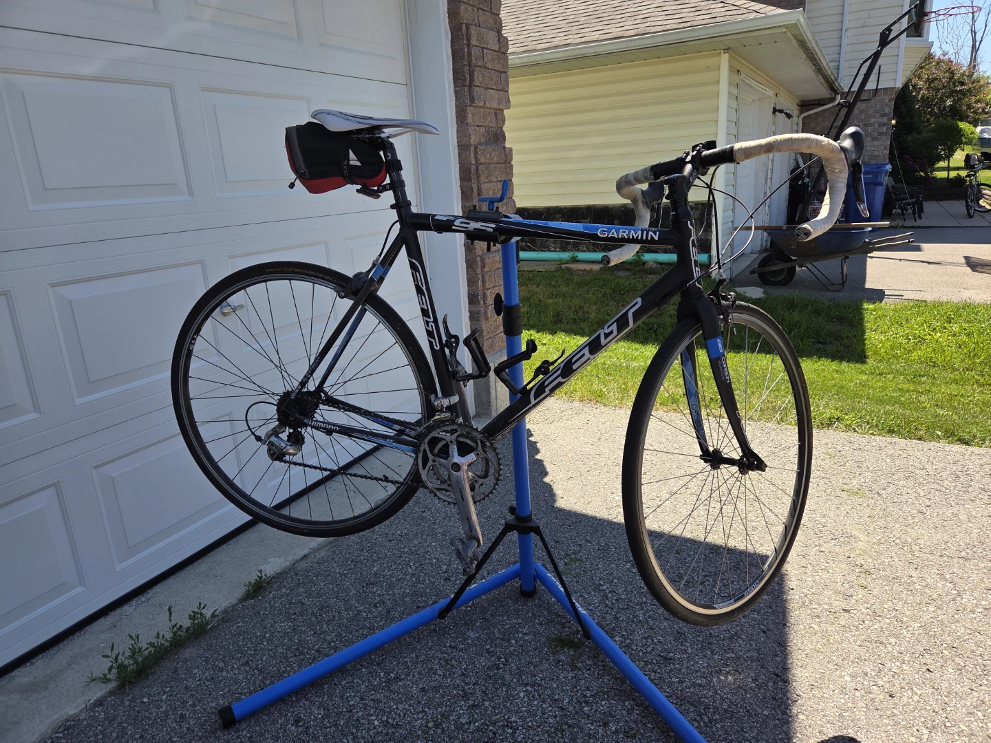 Felt F95 Road Bike
