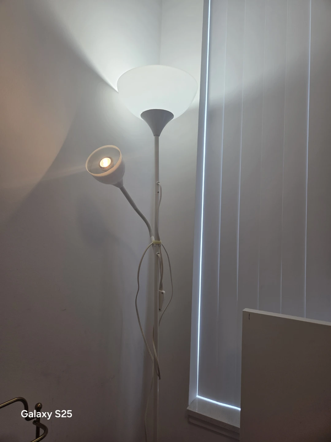 White Floor Lamp with Adjustable Reading Light - photo 2