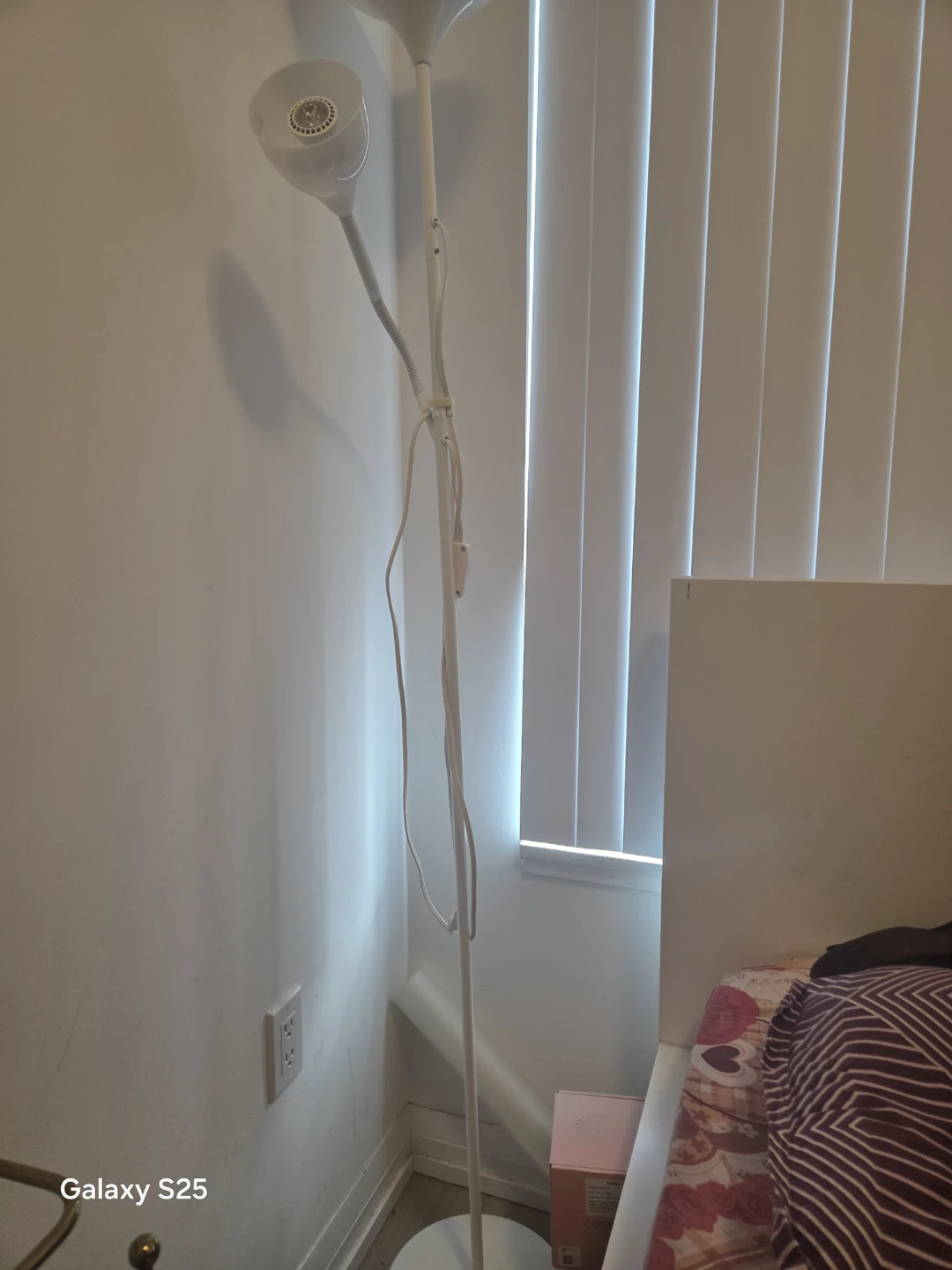 White Floor Lamp with Adjustable Reading Light - photo 4