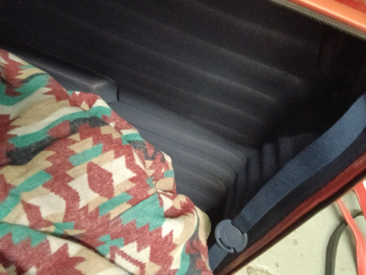Red Samsonite Suitcase - photo 4