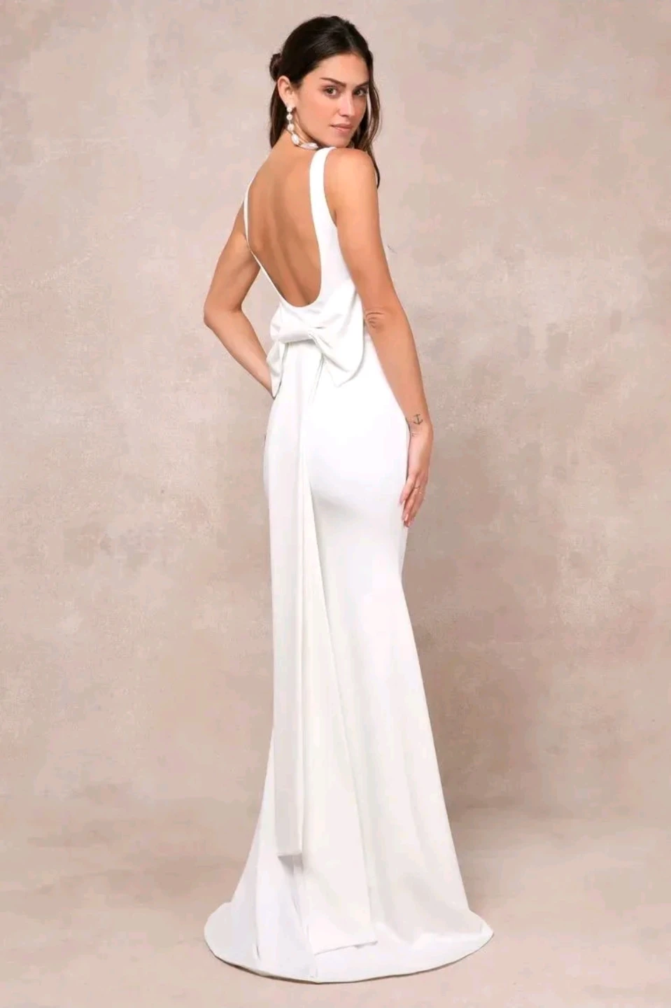 White Backless Formal Gown with Bow ⚽️