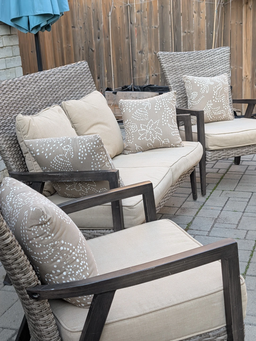 Wicker patio furniture set - photo 3