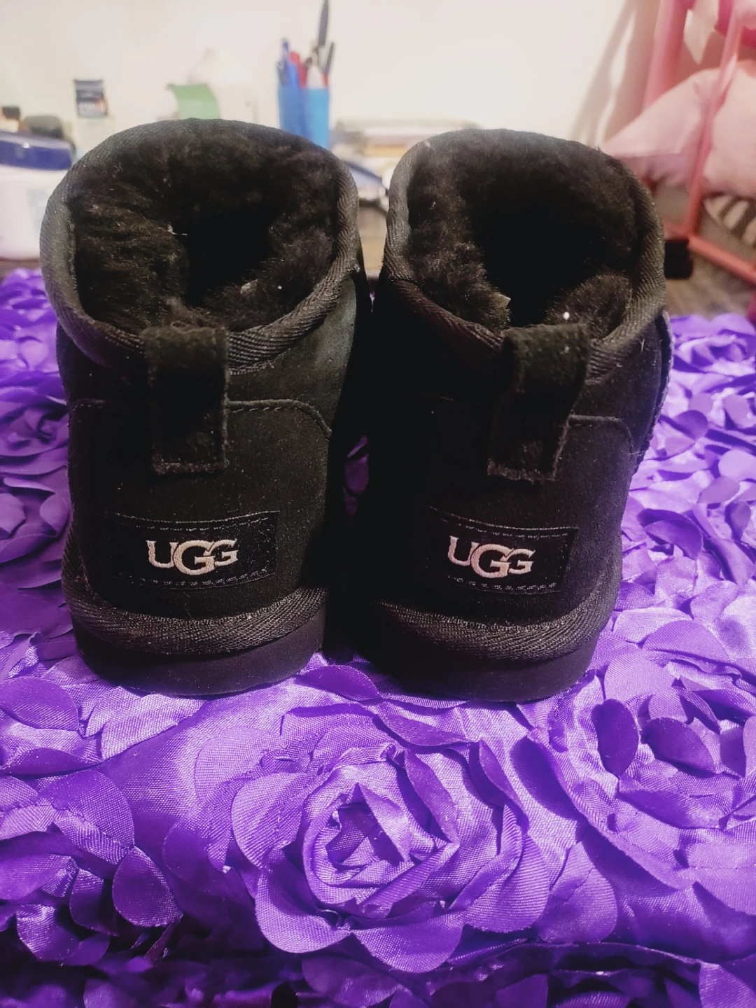 UGG Boots Black ankle cut Women's  girls Size 5  used - photo 2