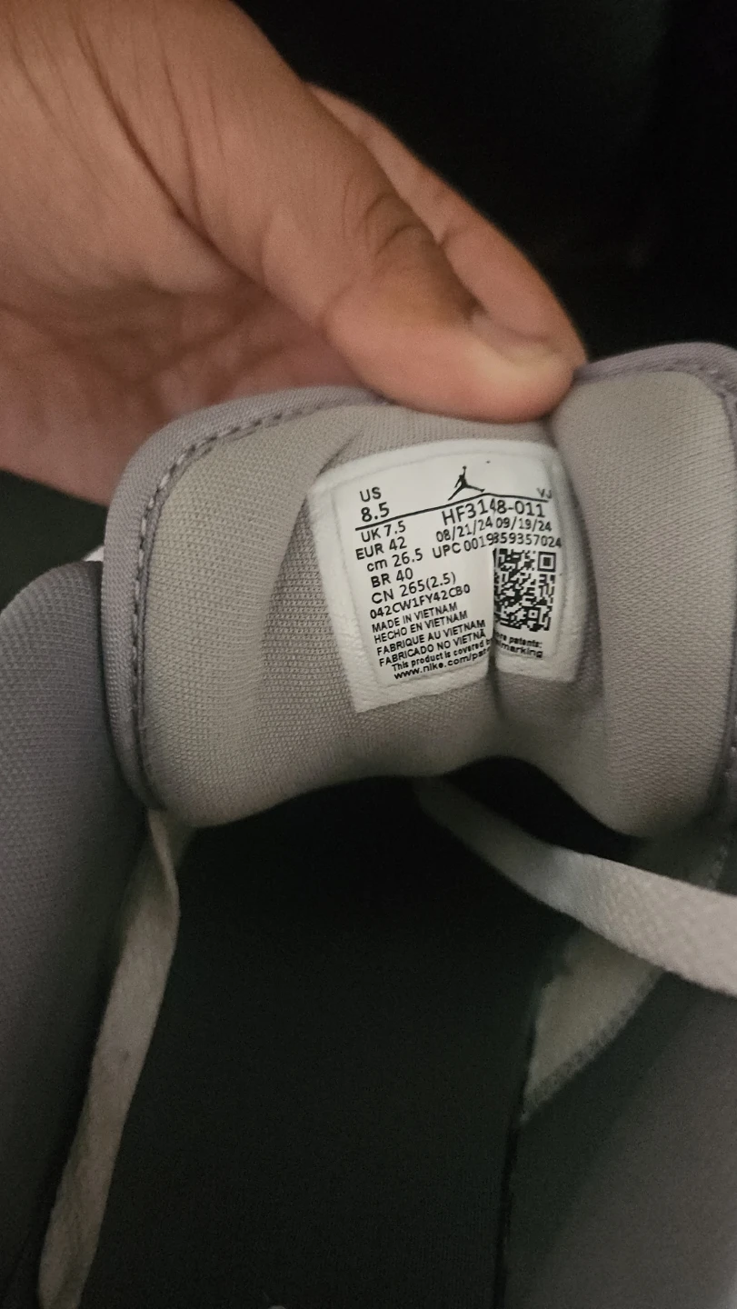 Air Jordan 1 Low SE Light Smoke Grey White - photo 3