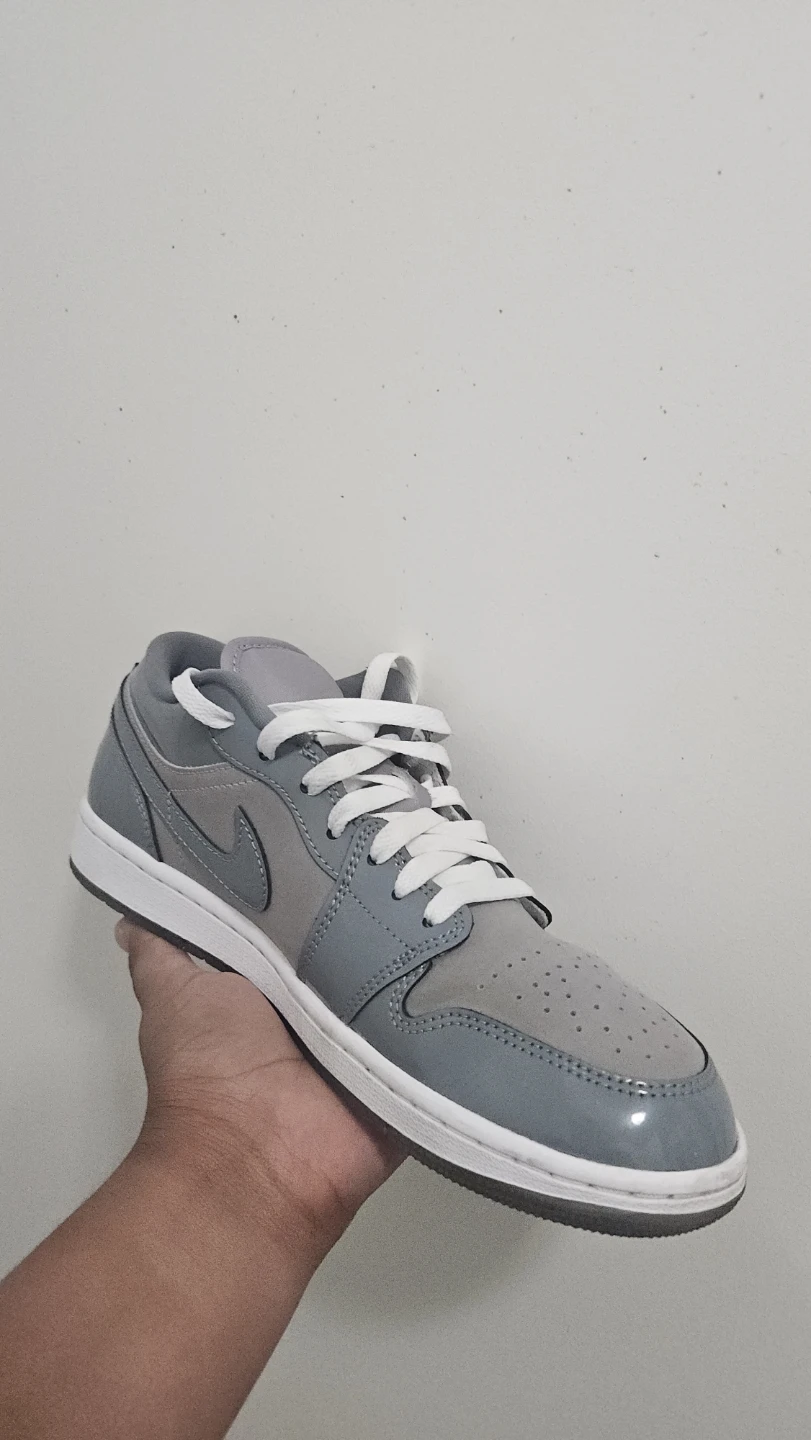Air Jordan 1 Low SE Light Smoke Grey White - photo 4
