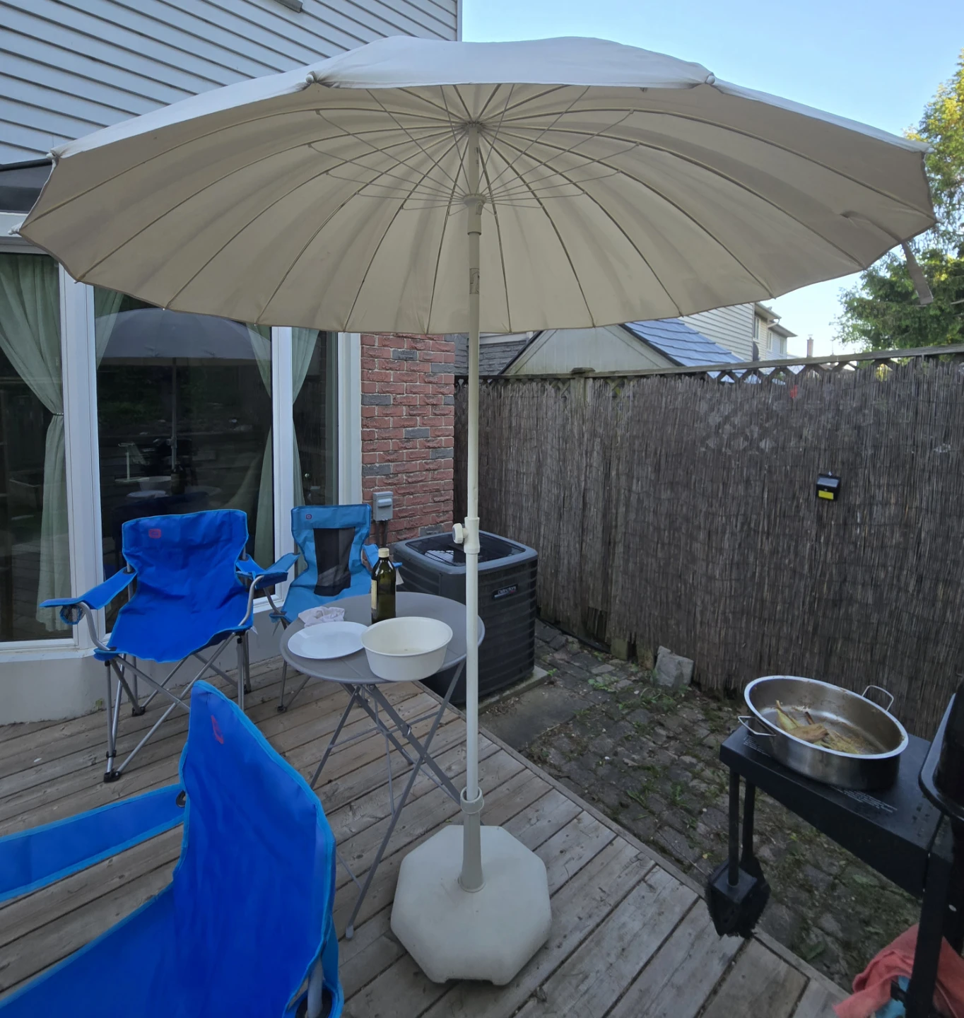 White Patio Umbrella with Base 8 ft