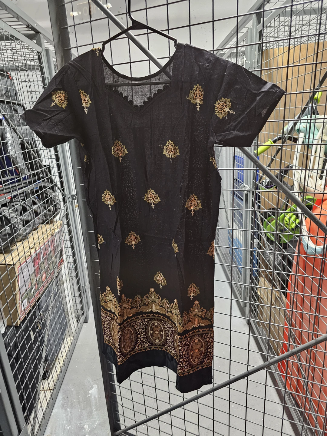 Black Indian Kurti with Pants and Dupatta Set - photo 3