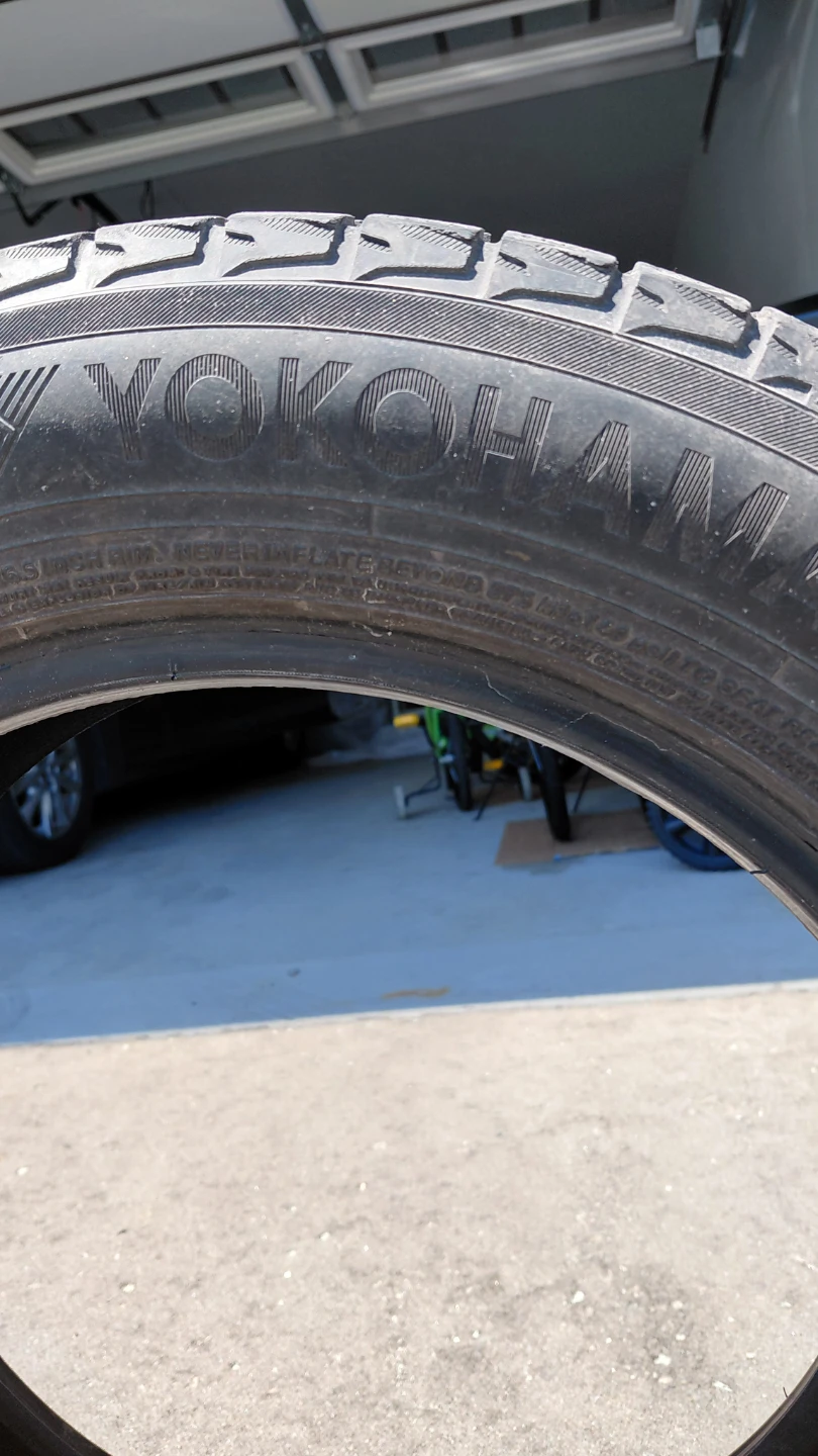 Yokohama Ice Guard IG53 Winter Tire (Set of 4) 205/60R16 - photo 4