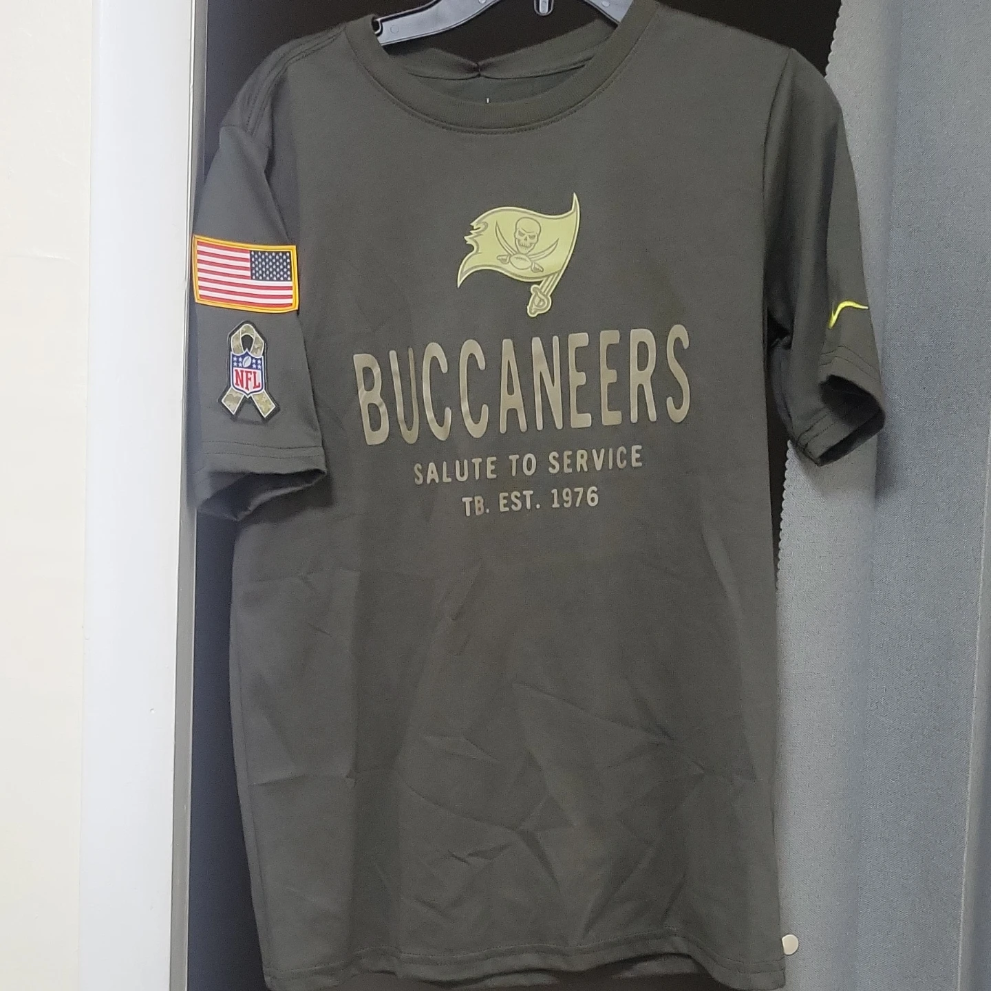 Nike NFL Buccaneers Salute to Service T-Shirt
