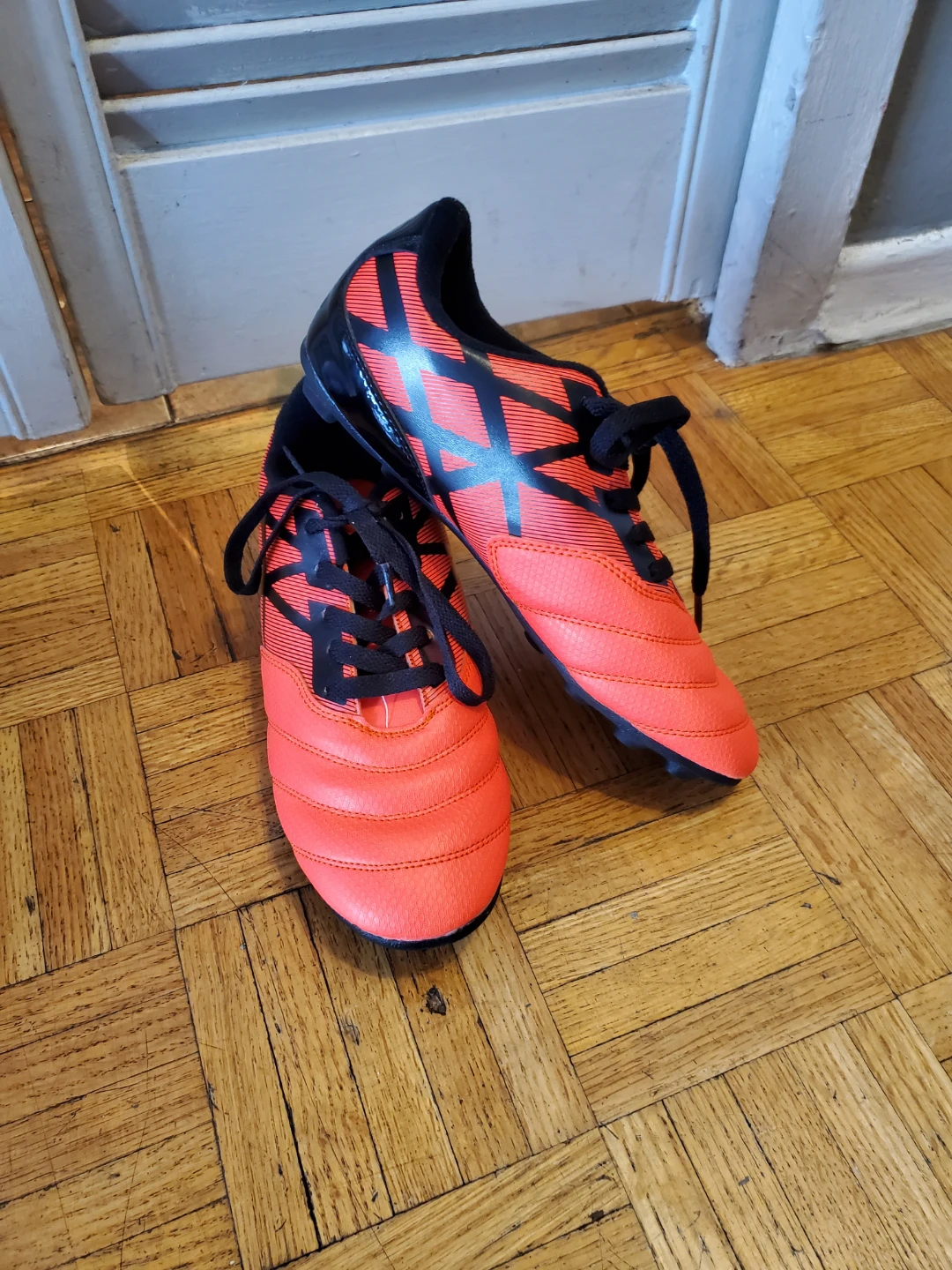 Women's/ Girls  Cleats Brand New Size 6
