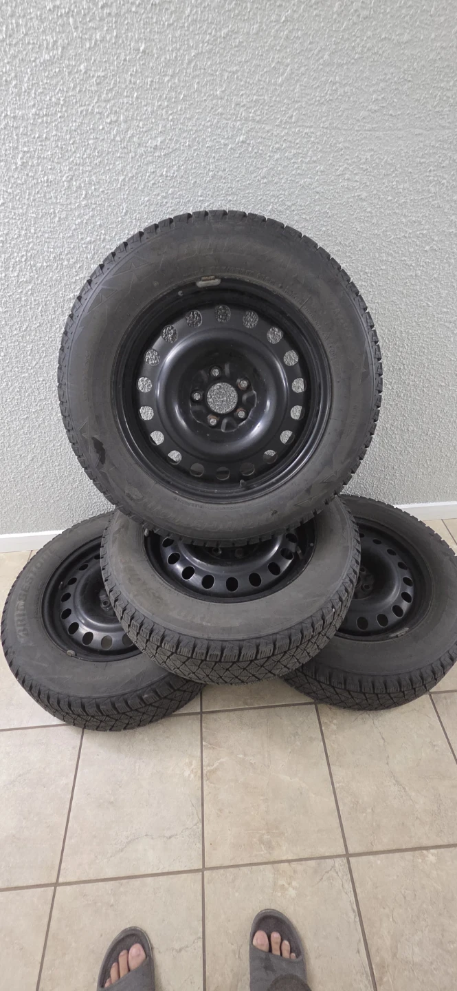 Set of 4 Winter Tires with Rims - photo 2