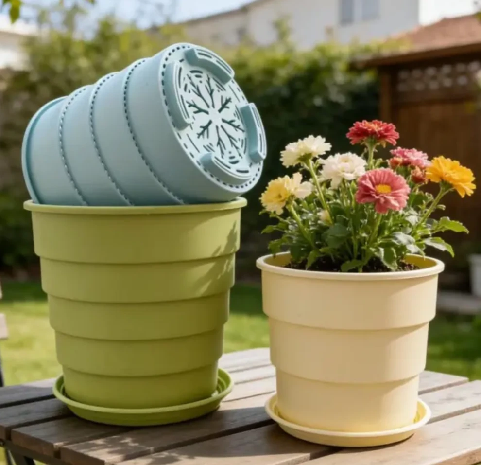 26.5 cm / 10.43 inch Round Planter Pot with Saucer