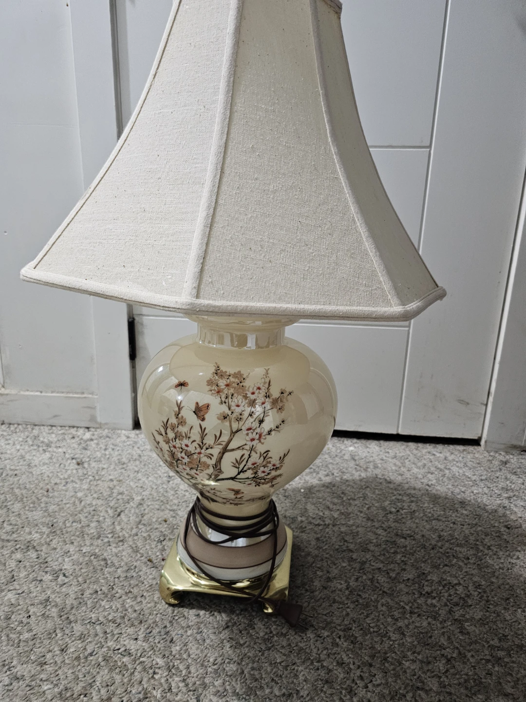 Table Lamp with Floral Design - photo 2