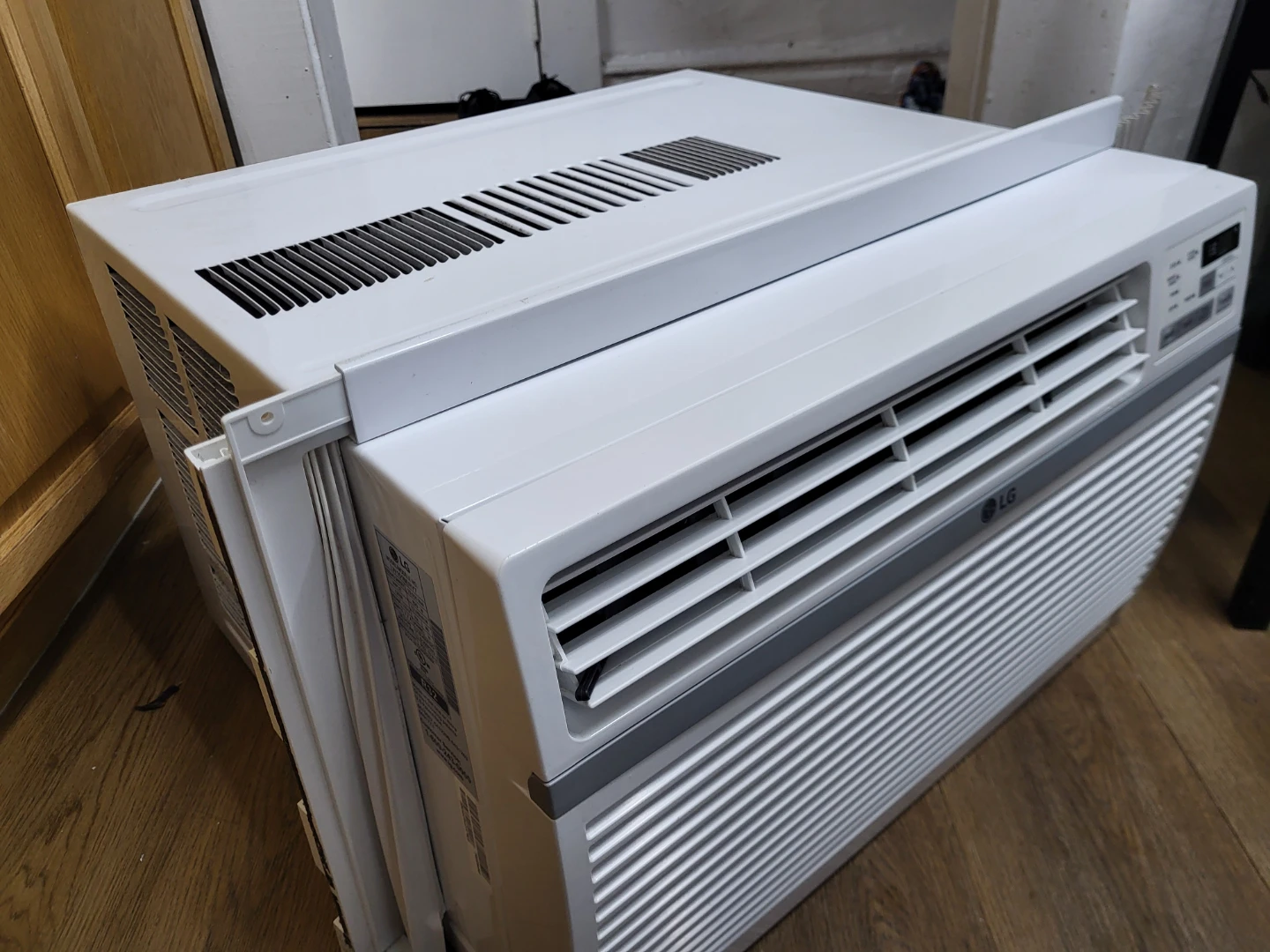 Like new Windows And floor Air Conditioners - photo 2