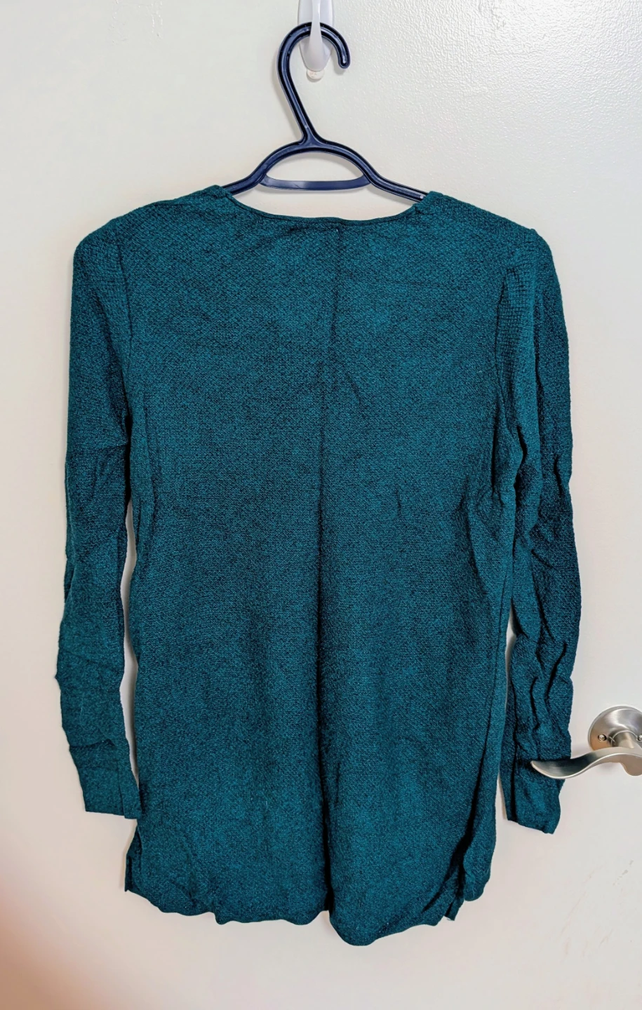 Old Navy Women's V-Neck Sweater - Women's Medium - photo 3