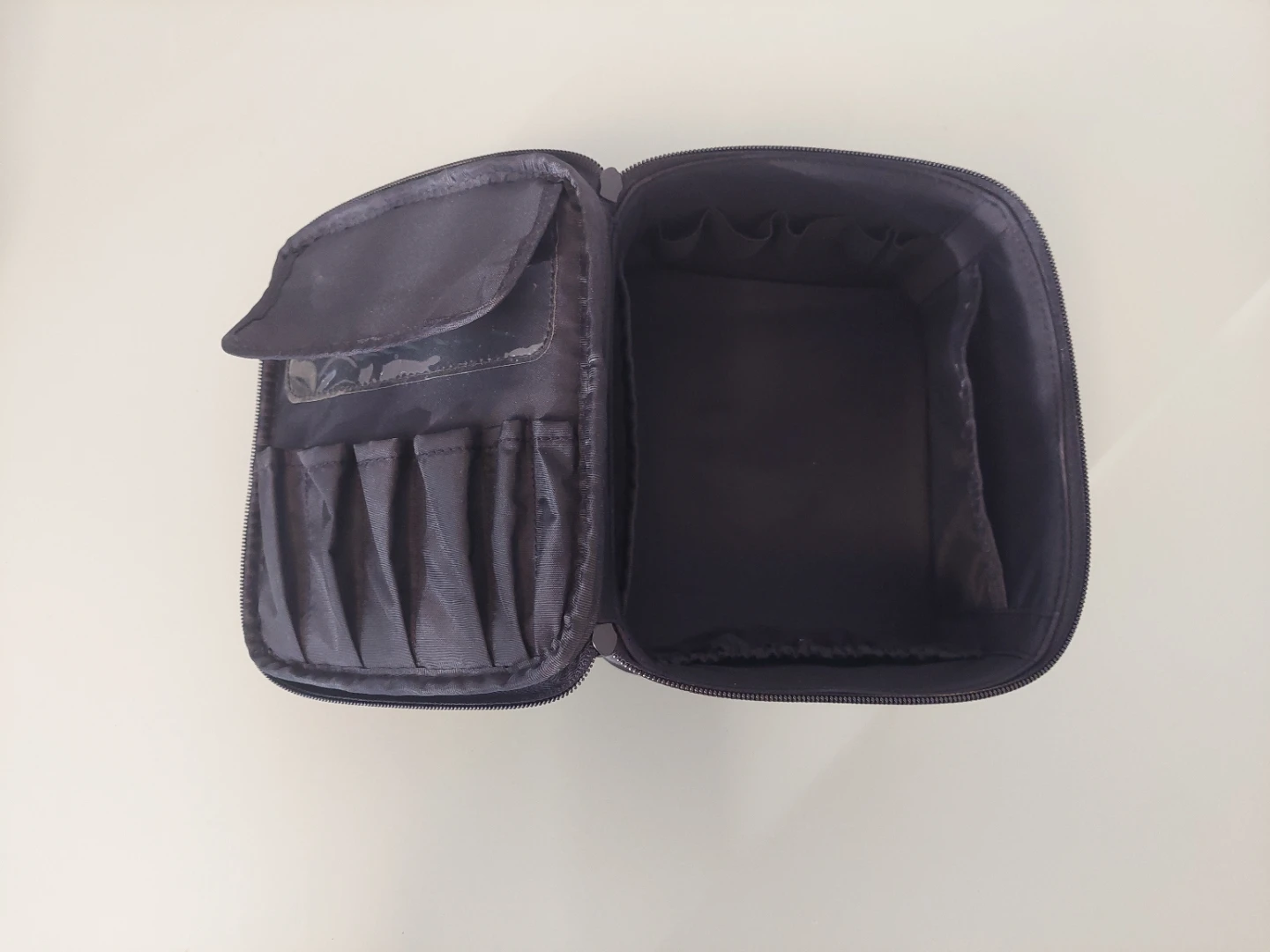 Makeup Carrying Pouch - photo 2