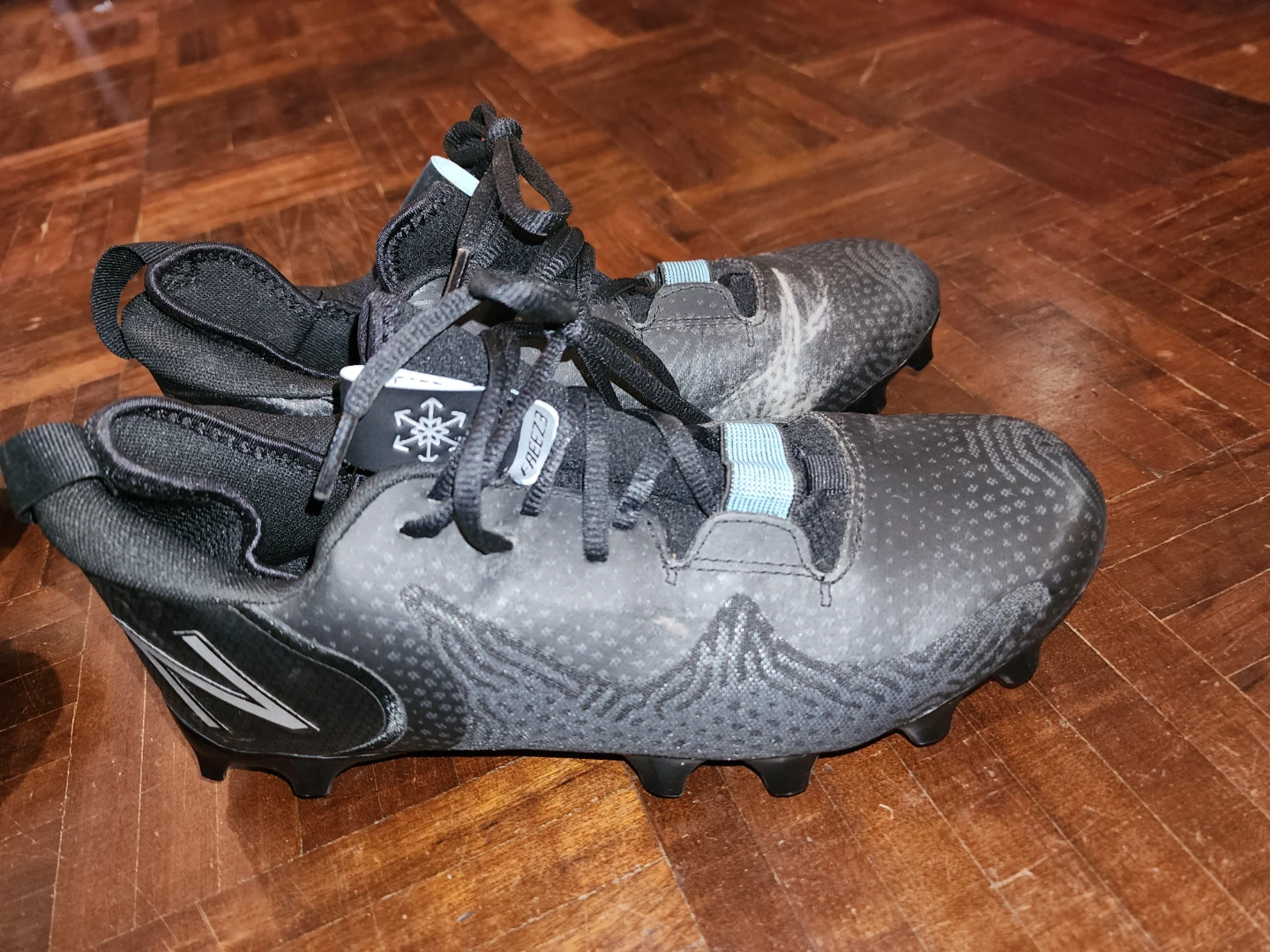 New Balance Lacrosse Cleats Mens 7. 5. *EUC* ⚽