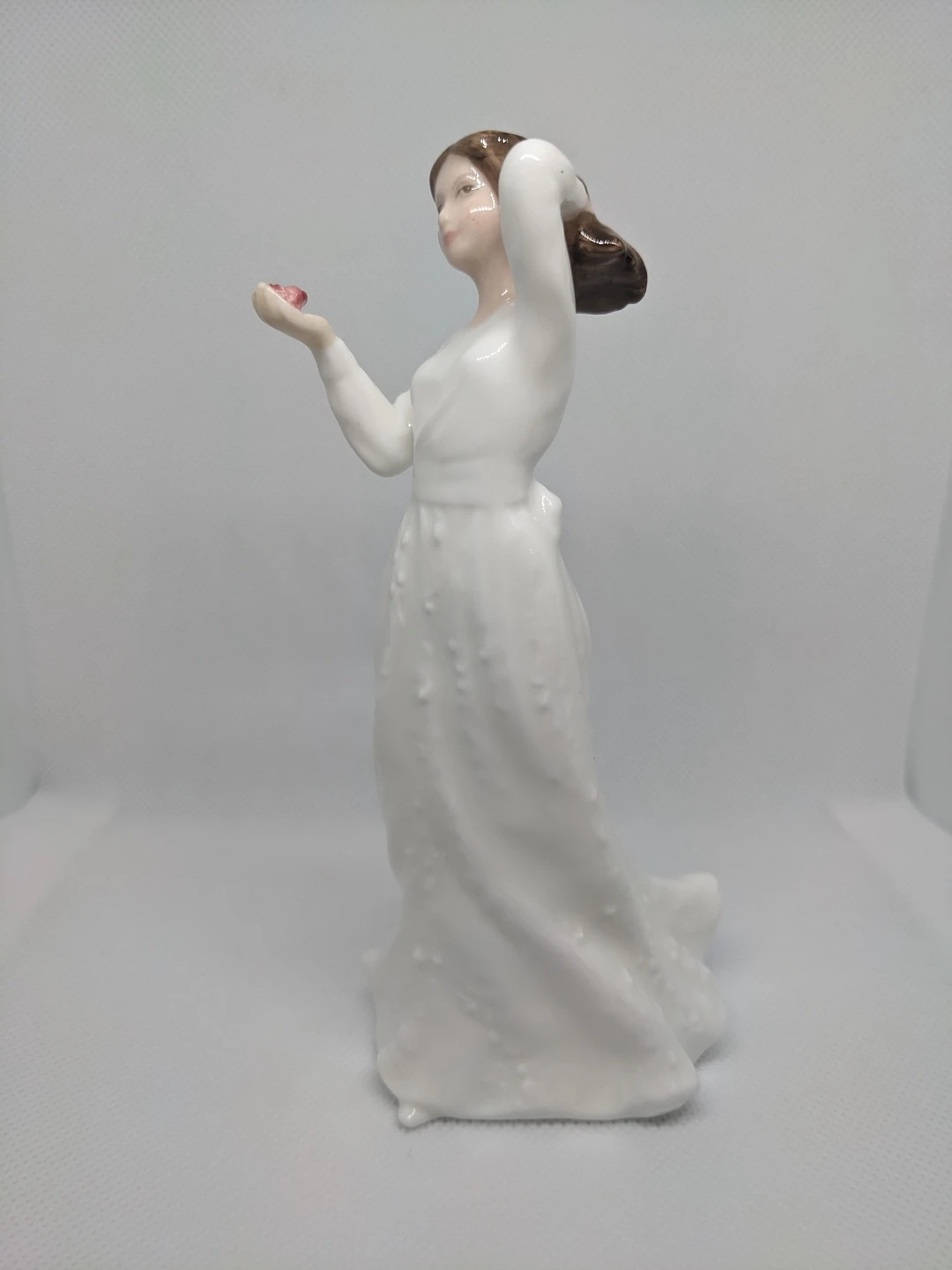 Royal Doulton "With Love" Vintage Figure - photo 2