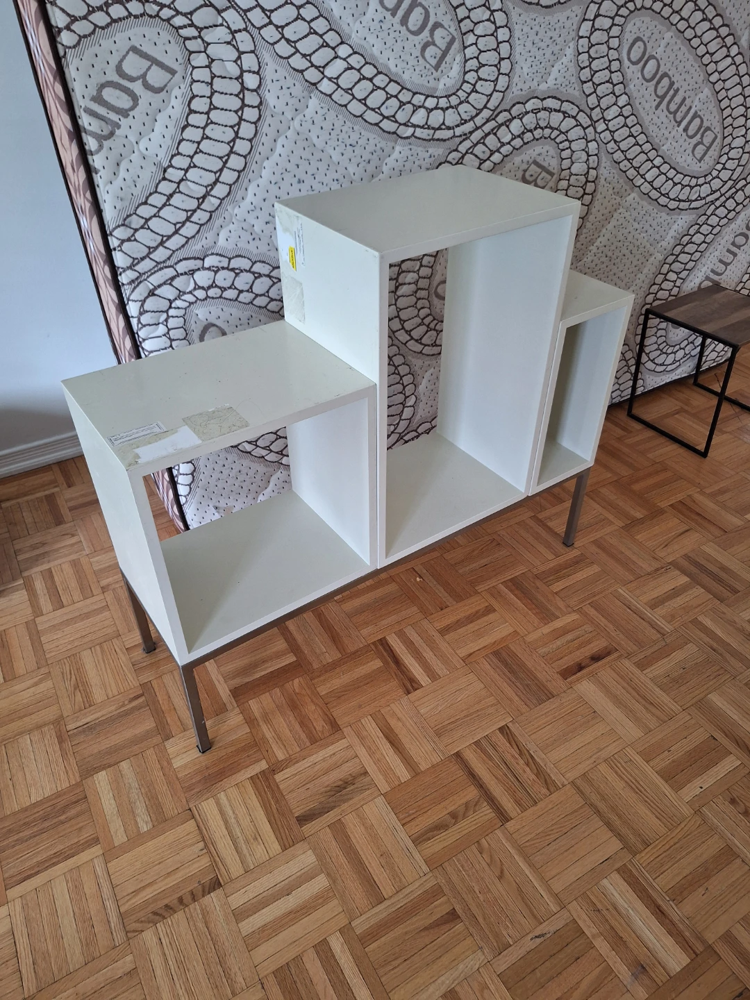 White Modern Bookshelf / Display Unit