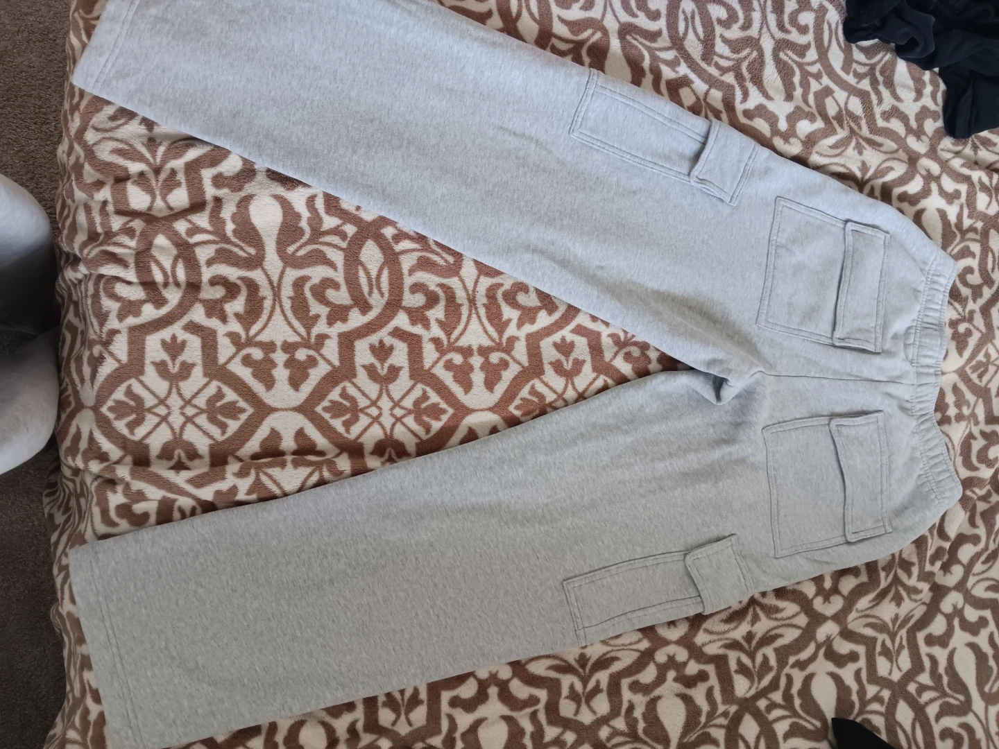 Aritzia Grey Sweatpants with Cargo Pockets - photo 2