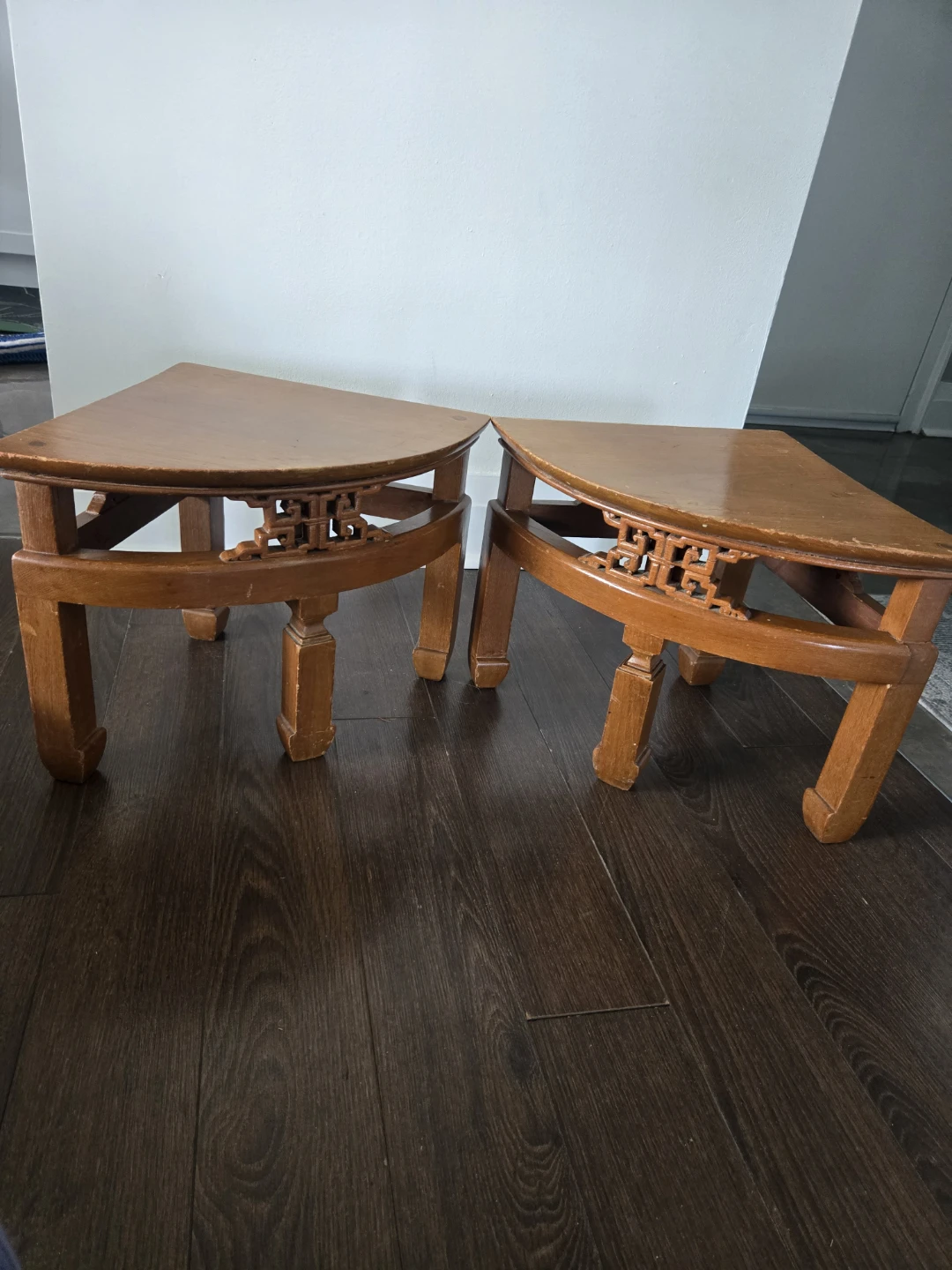 Vintage Wooden Corner Tables (Set of 2) ⚽ - photo 2