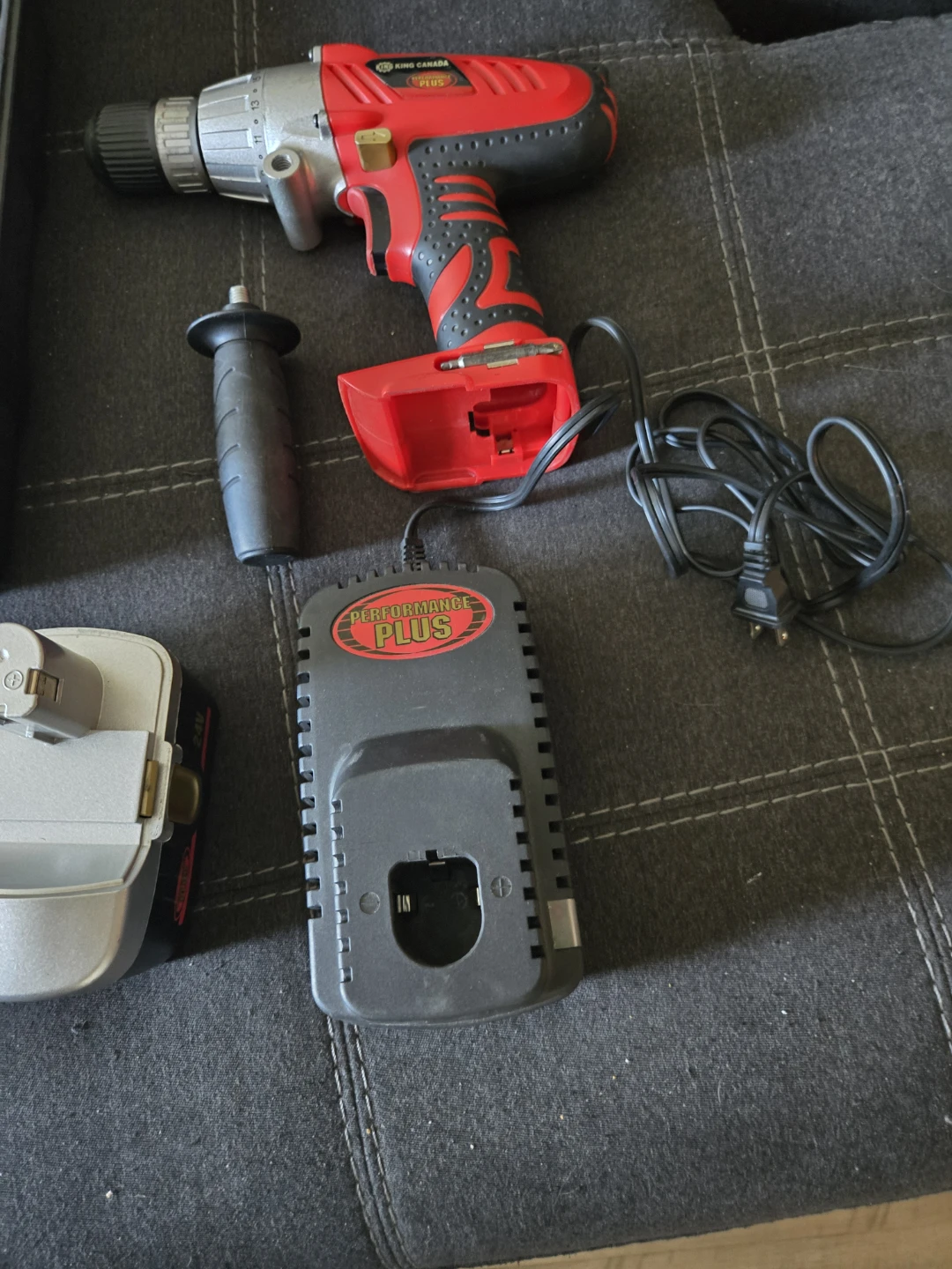 King Canada Cordless Drill Kit with 2 Batteries - photo 3