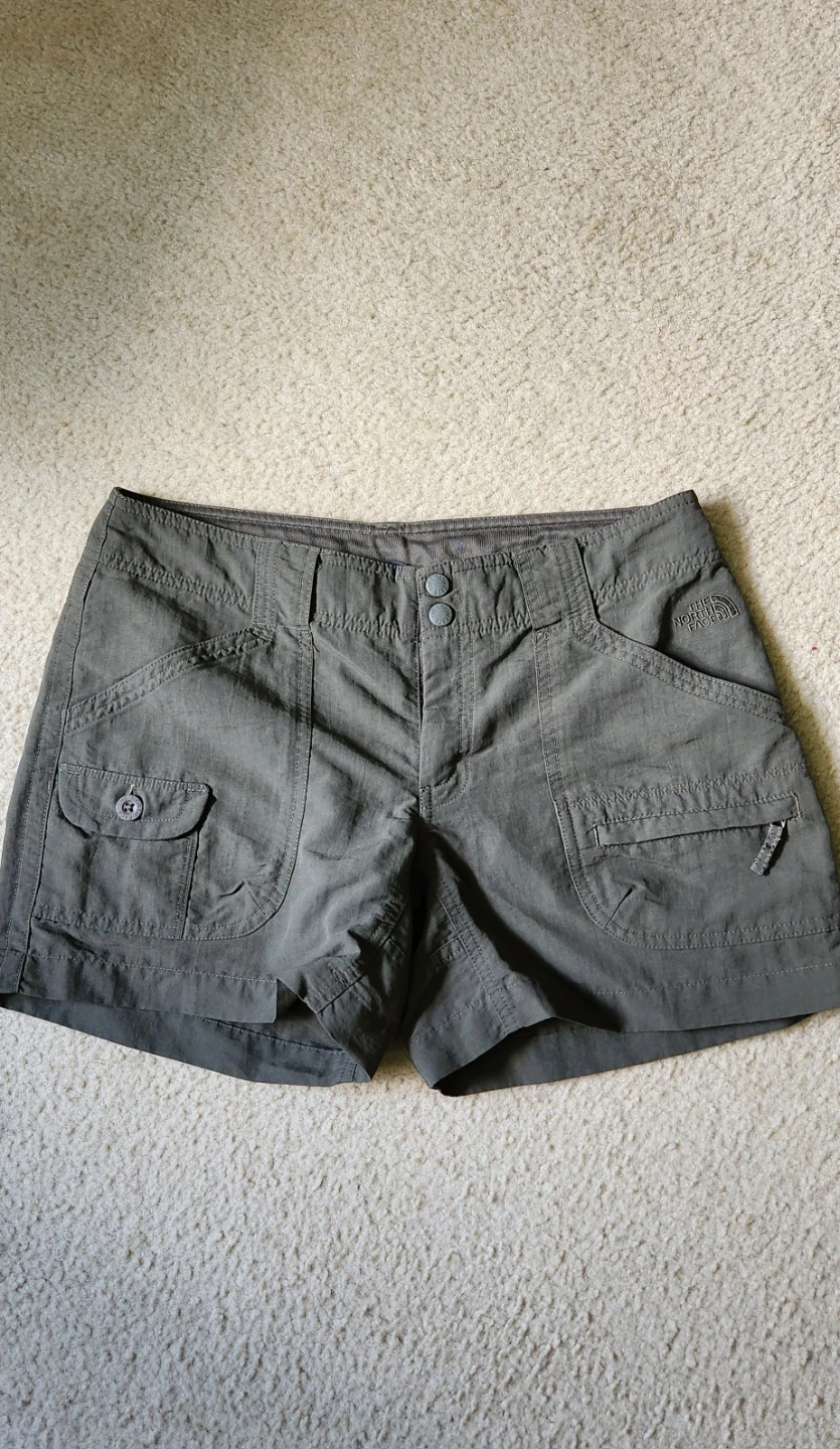 The North Face Women's Cargo Shorts - Green - Size 8 - photo 5