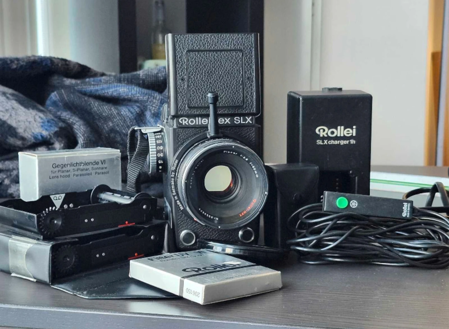 Rollei Rolleiflex SLX Camera with Accessories - photo 2