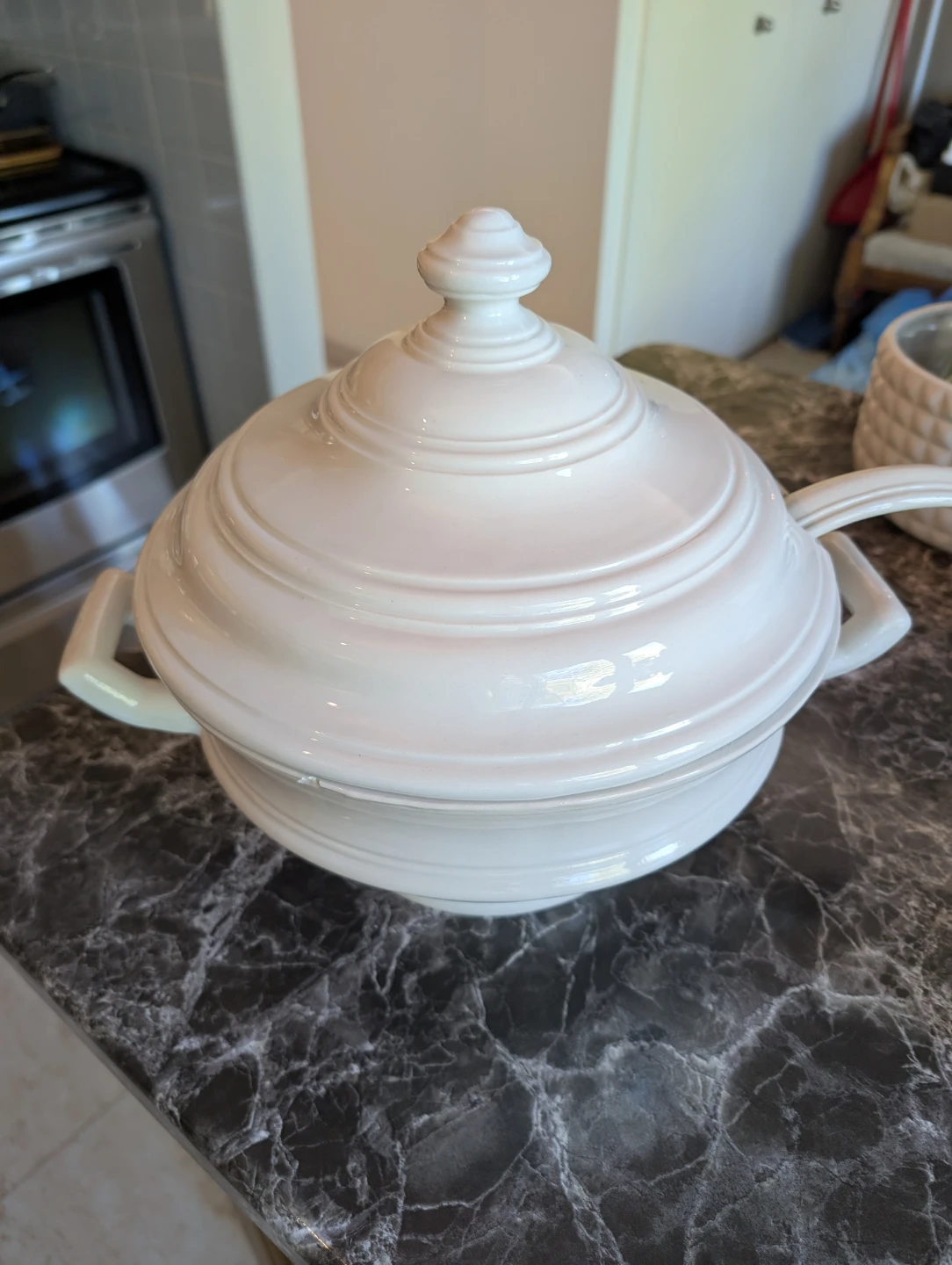 Large soup tureen - photo 2