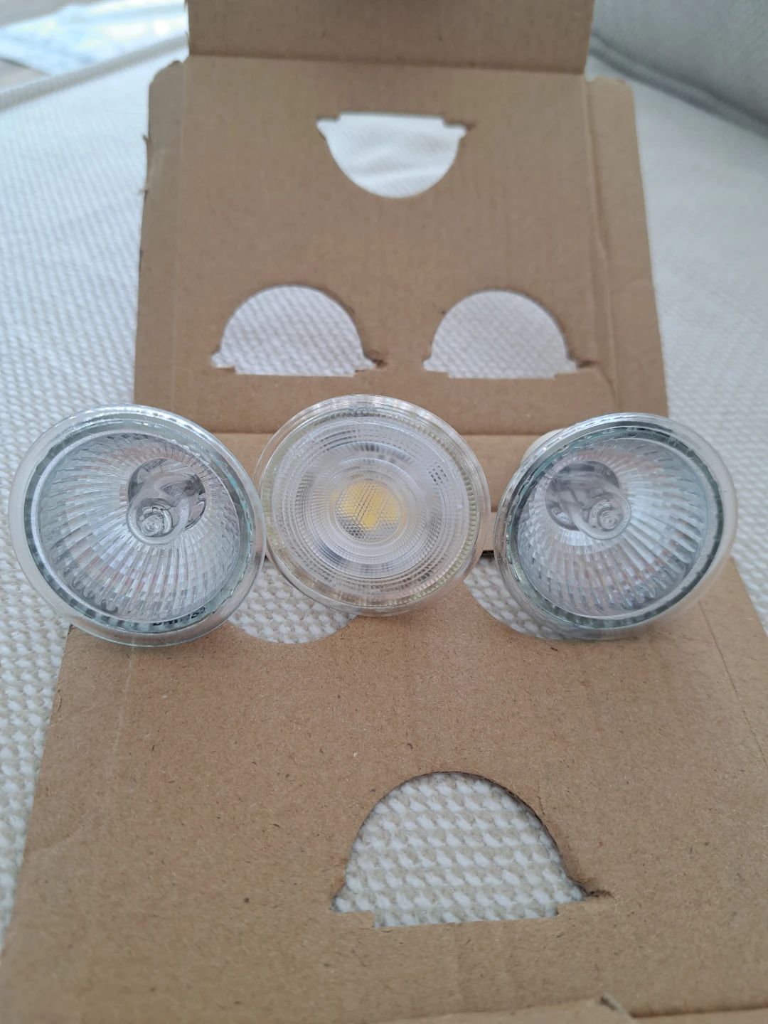 Philips Ultra Definition LED Bulbs - photo 2