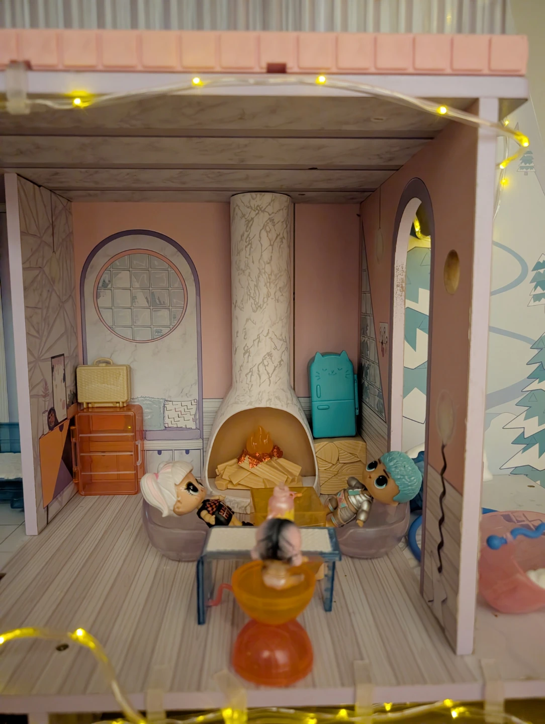 L.O.L. Surprise! Winter Disco Chalet Doll House - photo 3
