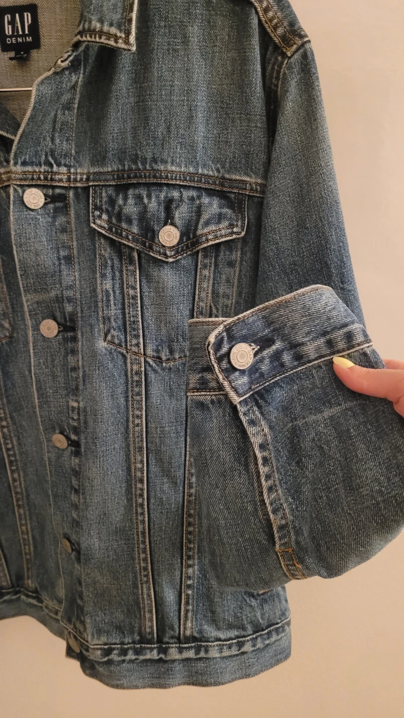 GAP Denim Trucker Jacket - Medium - photo 4