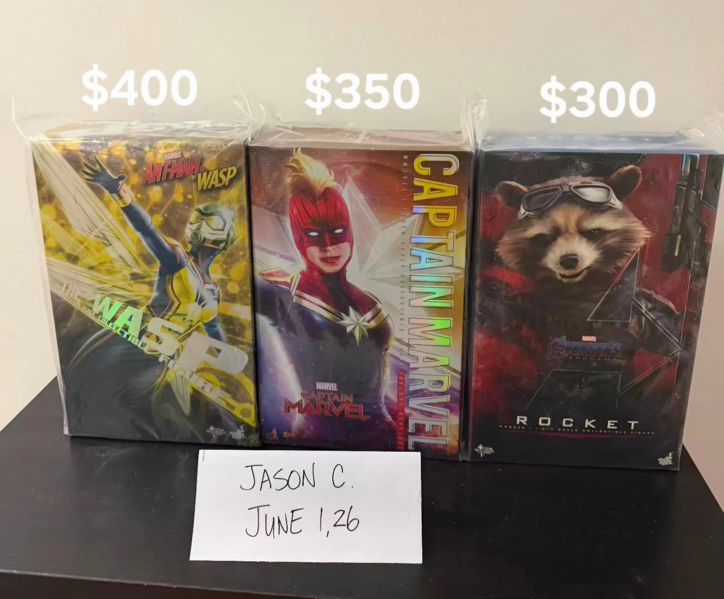 Hot Toys 1/6 Scale Collectible Figure