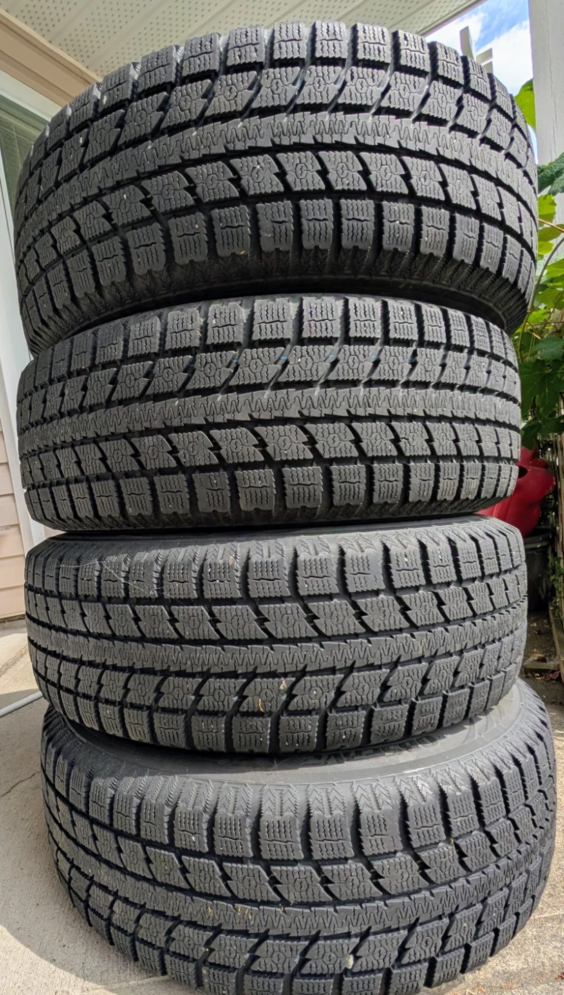 Set of 4 Toyo Observe G3-Ice Winter Tires with Rims - photo 2
