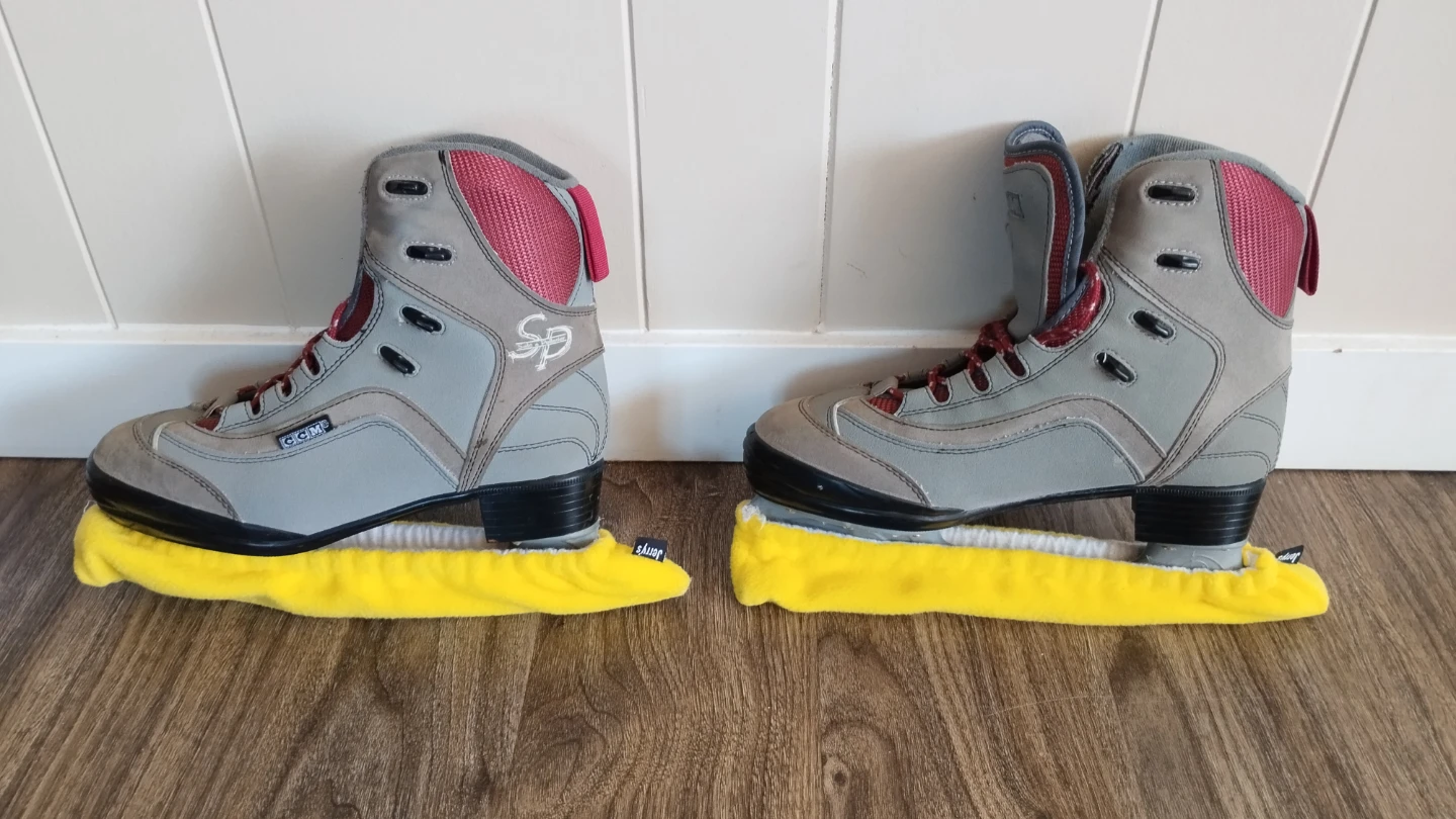 Figure skates size 8 - photo 3