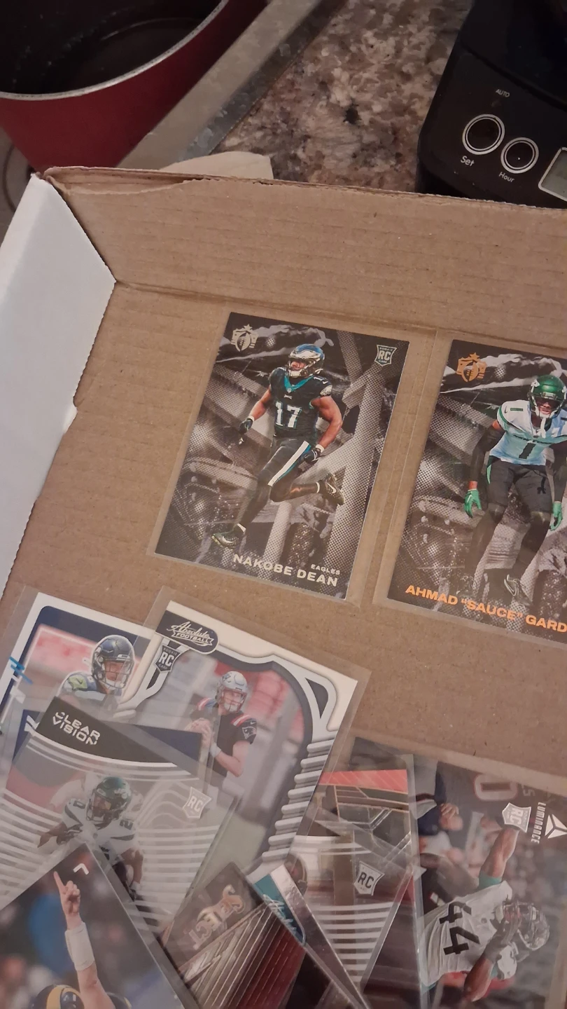 2022 rookie lot 29NFL Football Trading Cards - photo 4