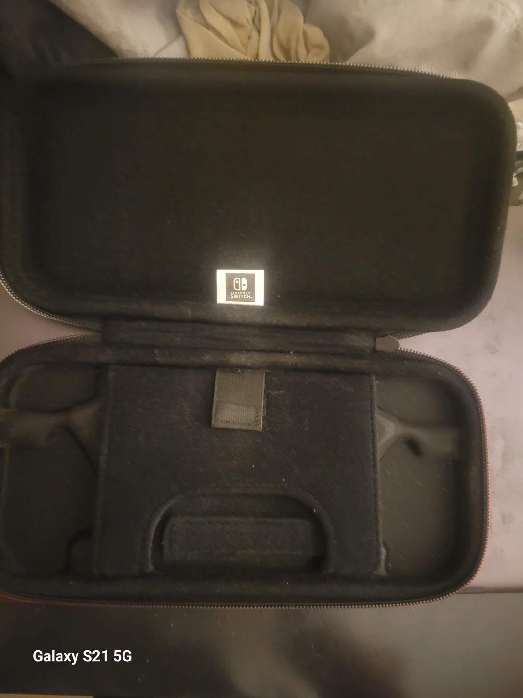 GameStop Nintendo Switch Carrying Case - photo 2